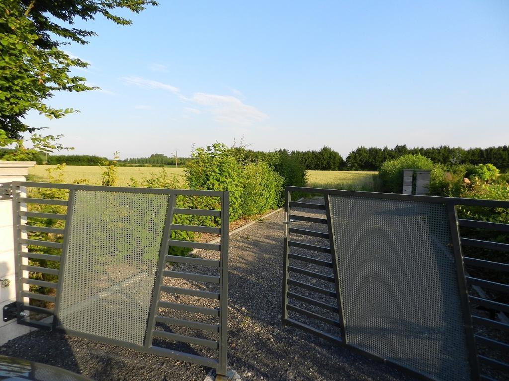 Gite La Grenouillere Esqueheries Exterior foto